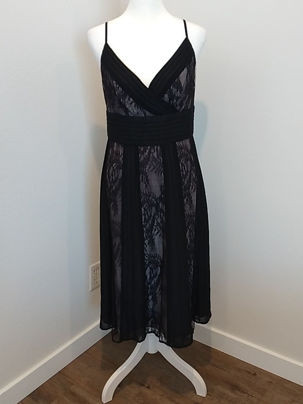Ann Taylor LOFT Black Lace Midi Dress Like New Cocktail Sexy Evening Gown Size 6